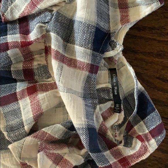 Woman’s Top - Picture 2 of 2